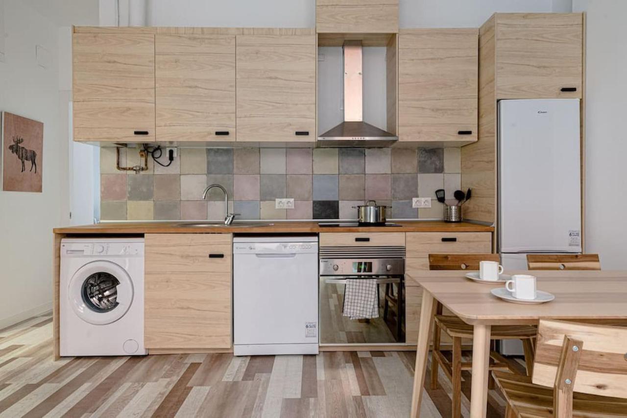 Lovely 2-Bed Flat In Tetuan By Sharingco. مدريد المظهر الخارجي الصورة